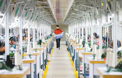 興辦實業，助力村民家門口就業