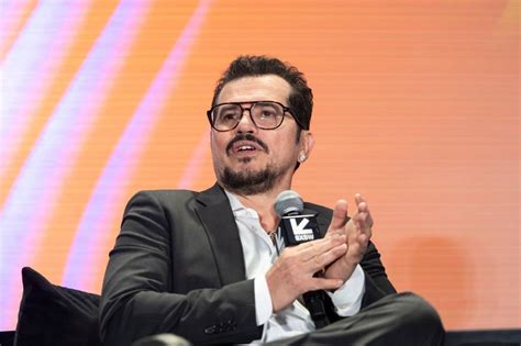 家庭影院D1 Y 開啟智能娛樂新紀(jì)元，實業(yè)投資的創(chuàng)新機(jī)遇